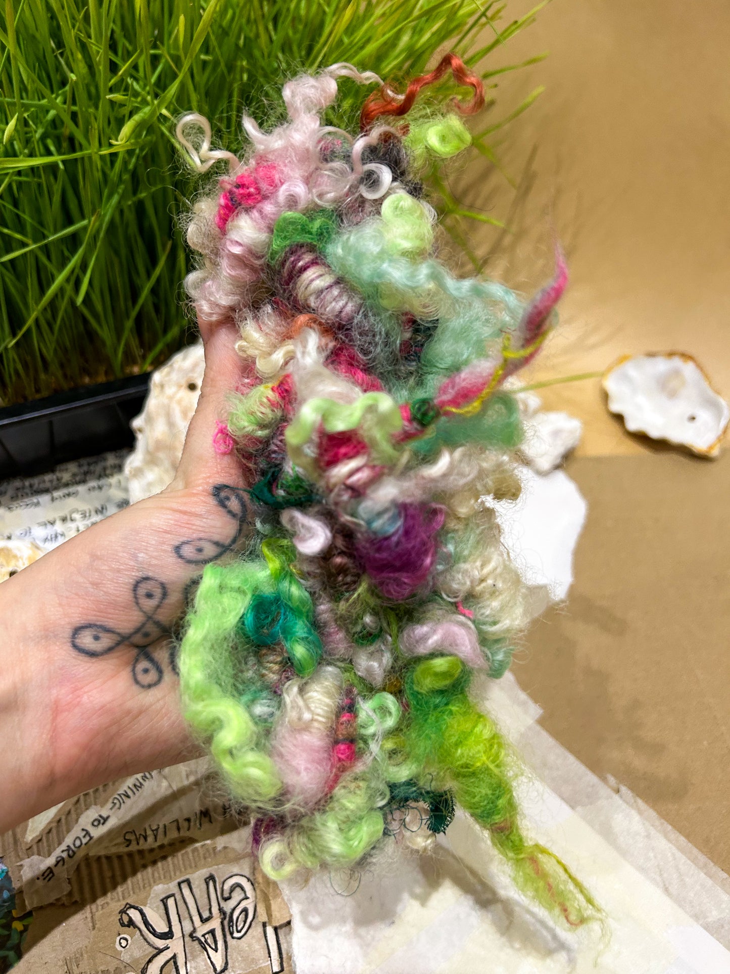 Handspun "Supercoils and Locks" teeswater, merino, ribbon and alpaca Skein ☆ 60g/4m Art Yarn