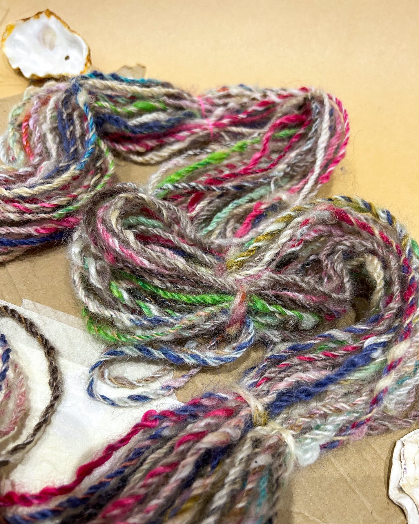 Handspun "Faded Rainbow" woolen spun teeswater skein☆ 80g Chain plied 3ply Worsted weight Yarn